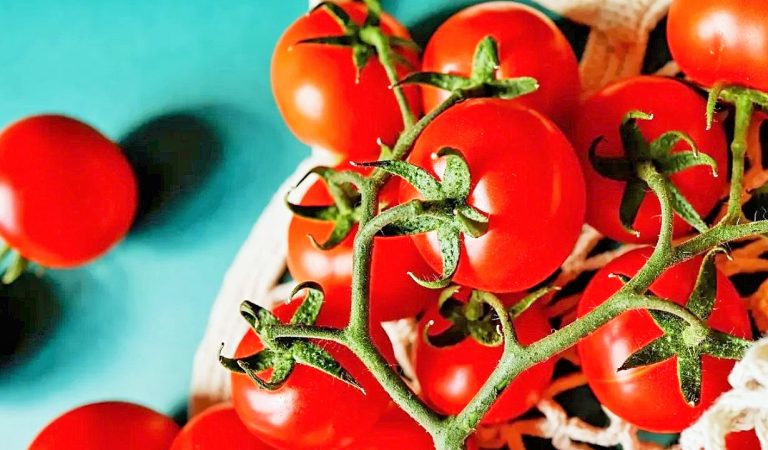 ما الذي يُسبب احمرار الوجه؟