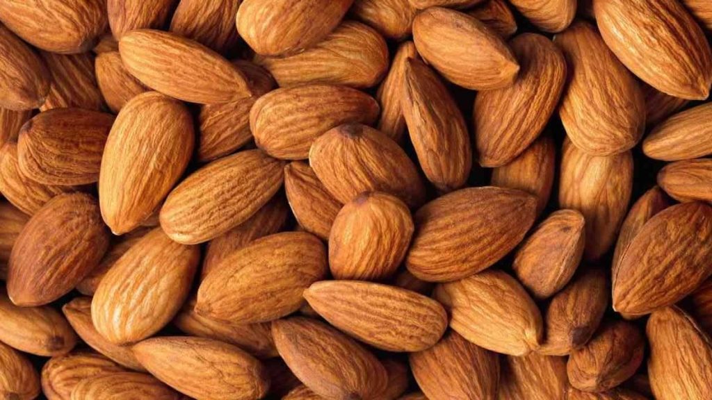 اللوز الحلو من الأطعمة مضادة للأكسدة وغنية بفيتامين E ... ما هي؟