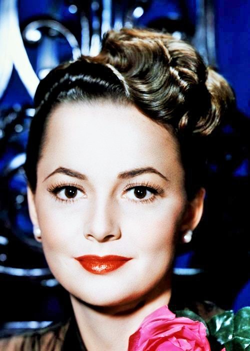 أوليفيا دي هافيلاند في احد أفلامها في خمسينيات القرن العشرين