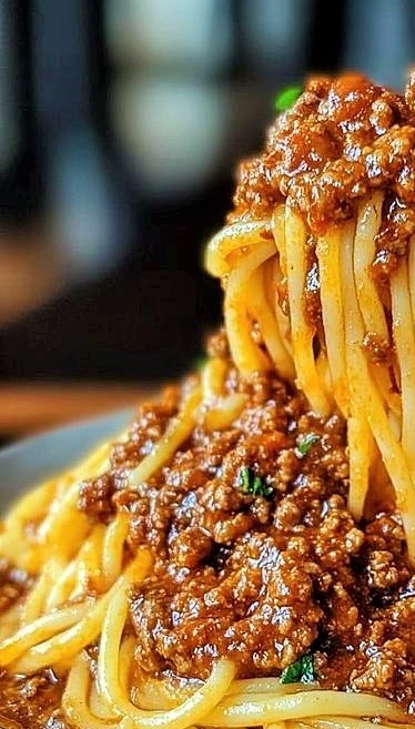 سباغيتي بصلصة البولونيز