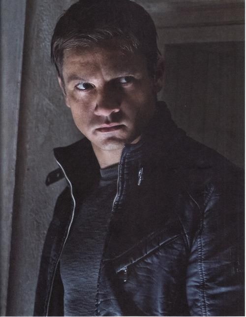 الفنان العالمي جيريمي رينر