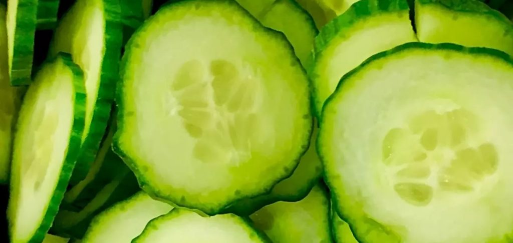 الفوائد الصحية والتجميلية للخيار