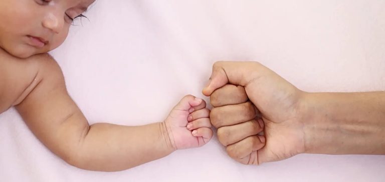كيفية التخفيف من حساسية الأكزيما لدى الاطفال الرضع؟