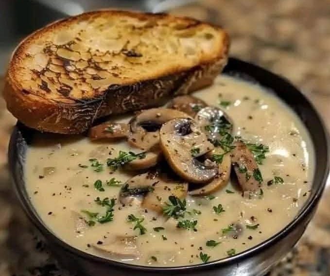 2 ـــ حساء الجبن بالفطر والدجاج