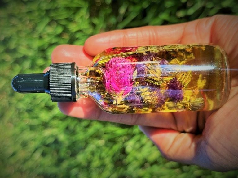 وصفات محلية بالزيوت العطرية للأمراض والرفاهية