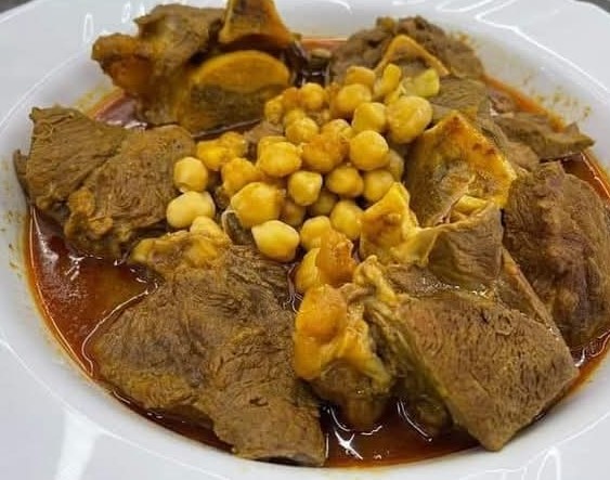 يخنة اللحم بالحمص