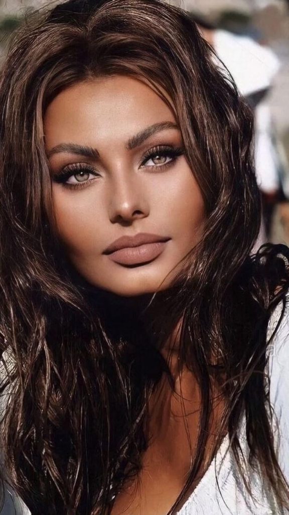 أيقونةالاناقة والجمال صوفيا لورين