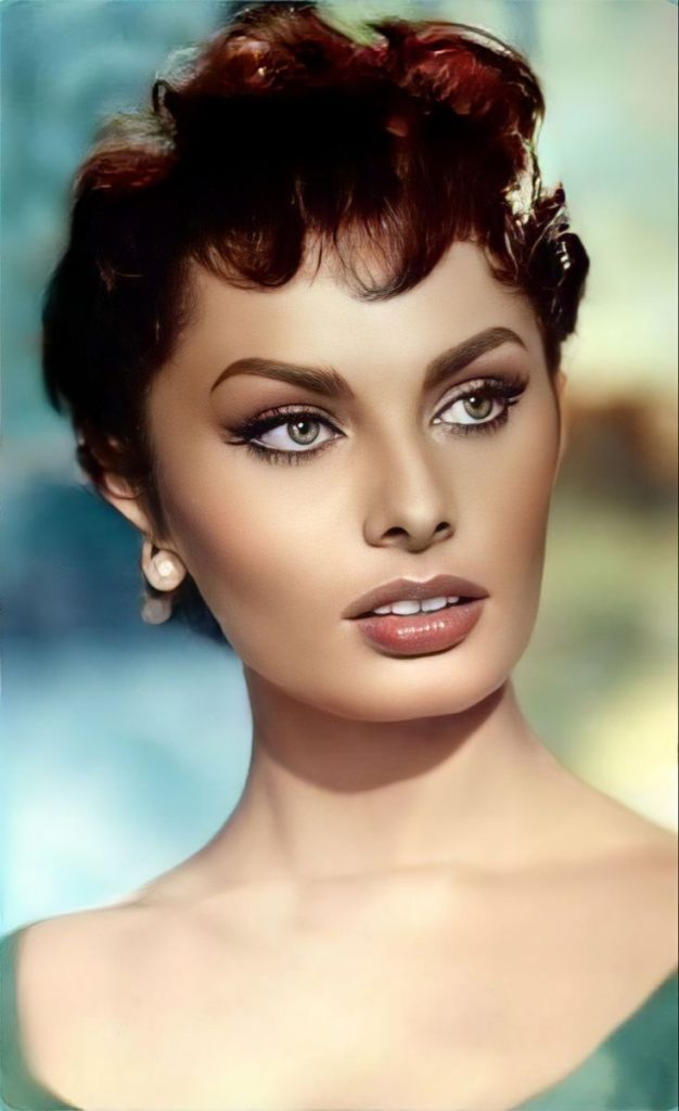 الأيقونة صوفيا لورين في بداياتها