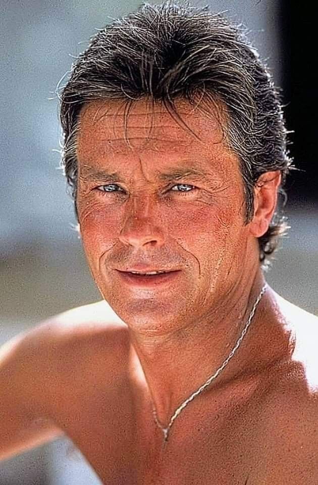 الفنان الفرنسي آلان ديلون