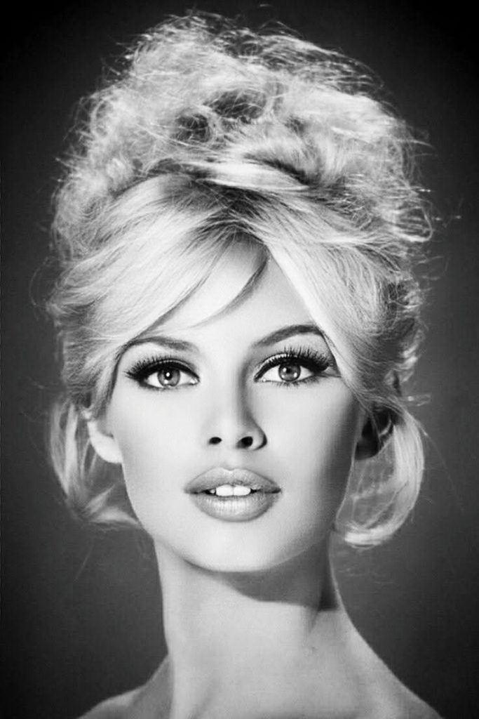 النجمة العالمية بريجيت باردو