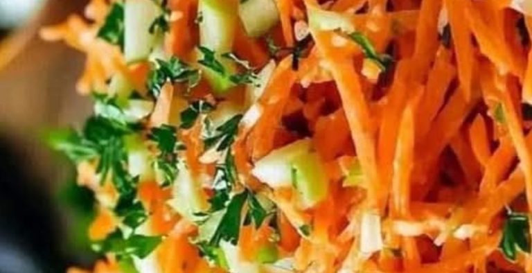 سلطة الجزر والتفاح مع جبنة الفيتا بالجوز