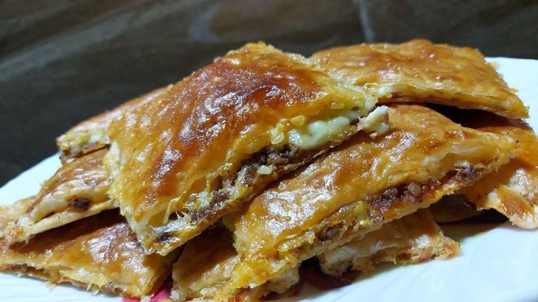 معشوقة الجماهير ... البيتزا المغطاة