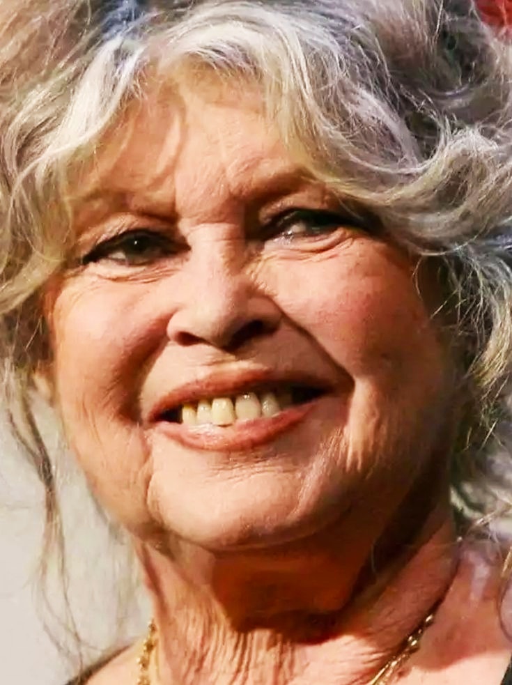 رغم تقدمها في العمر ملامح الجمال تظل صامدة