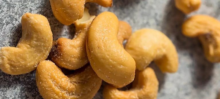 الكاجو يُسبب زيادة الوزن … صح أم خطأ؟ الكاجو يُسبب زيادة الوزن ... صح أم خطأ؟