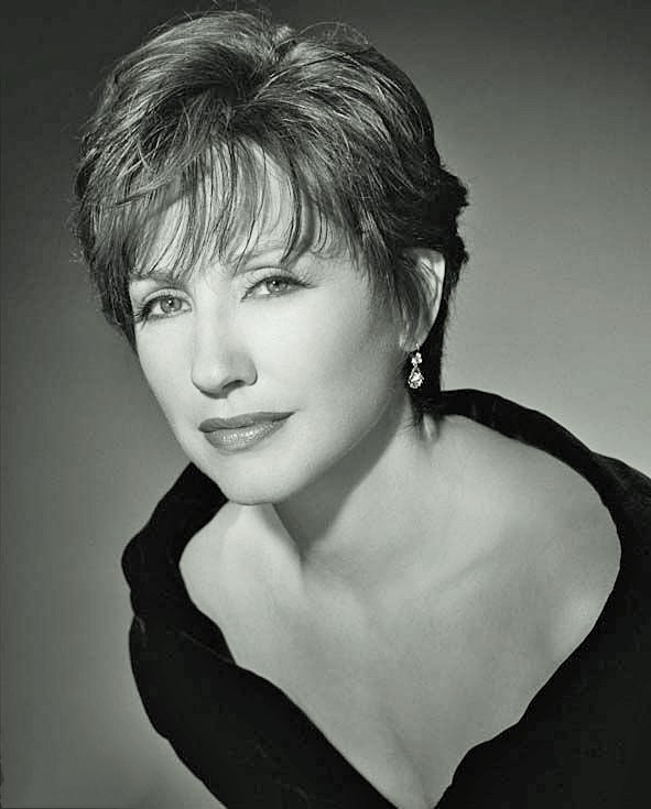 الممثلة الفرنسية العالمية ناثالي باي