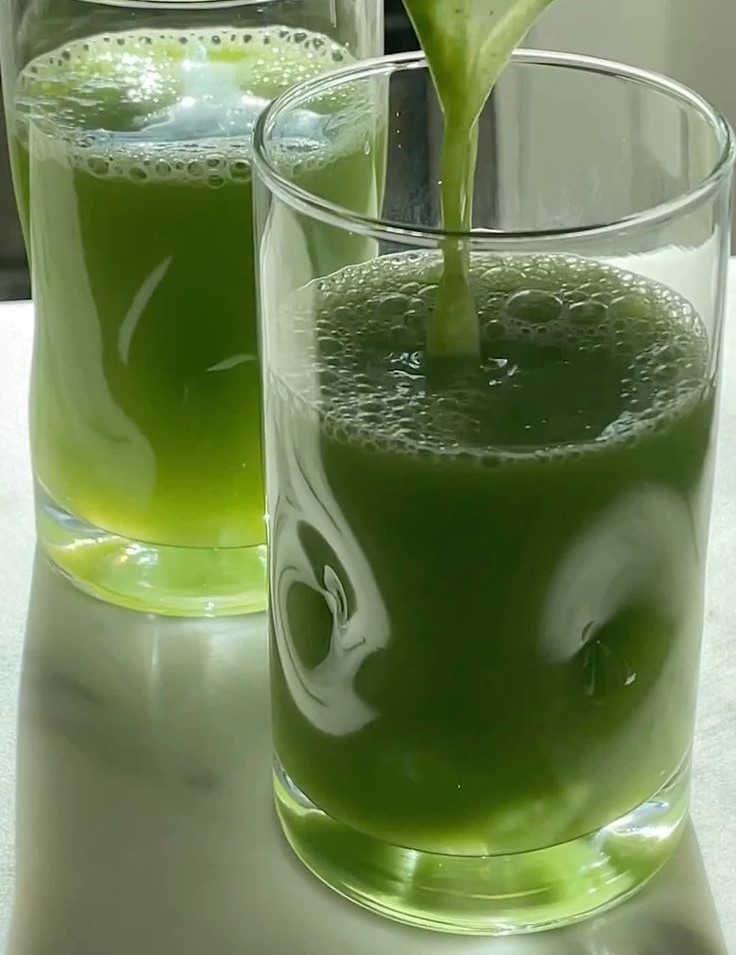 وصفة عصير التفاح والكرنب للتخلص من السموم