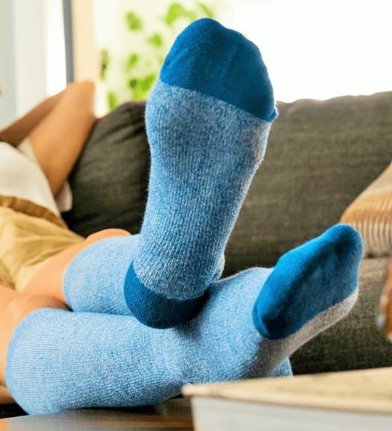 هل النوم بالجوارب فكرة جيدة أم عادة سيئة؟ هل النوم بالجوارب فكرة جيدة أم عادة سيئة؟